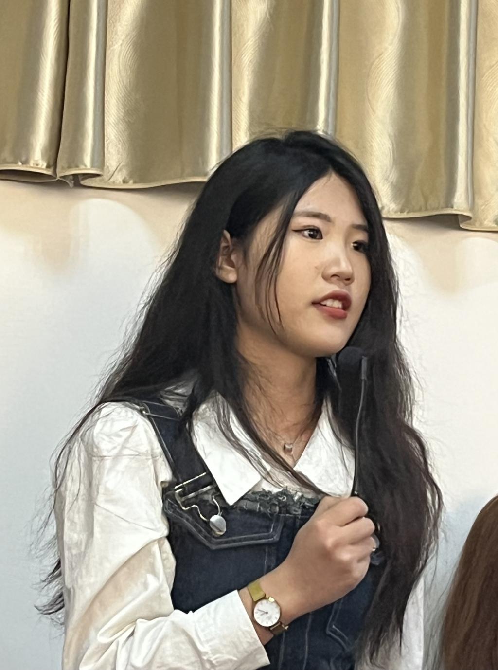 （图9 员工代表发言）